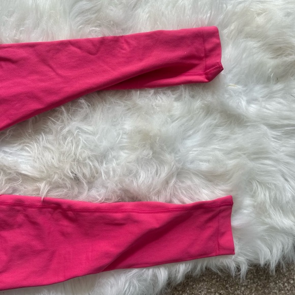 Booty lifting Two piece hot pink workout set size small - Picture 7 of 10